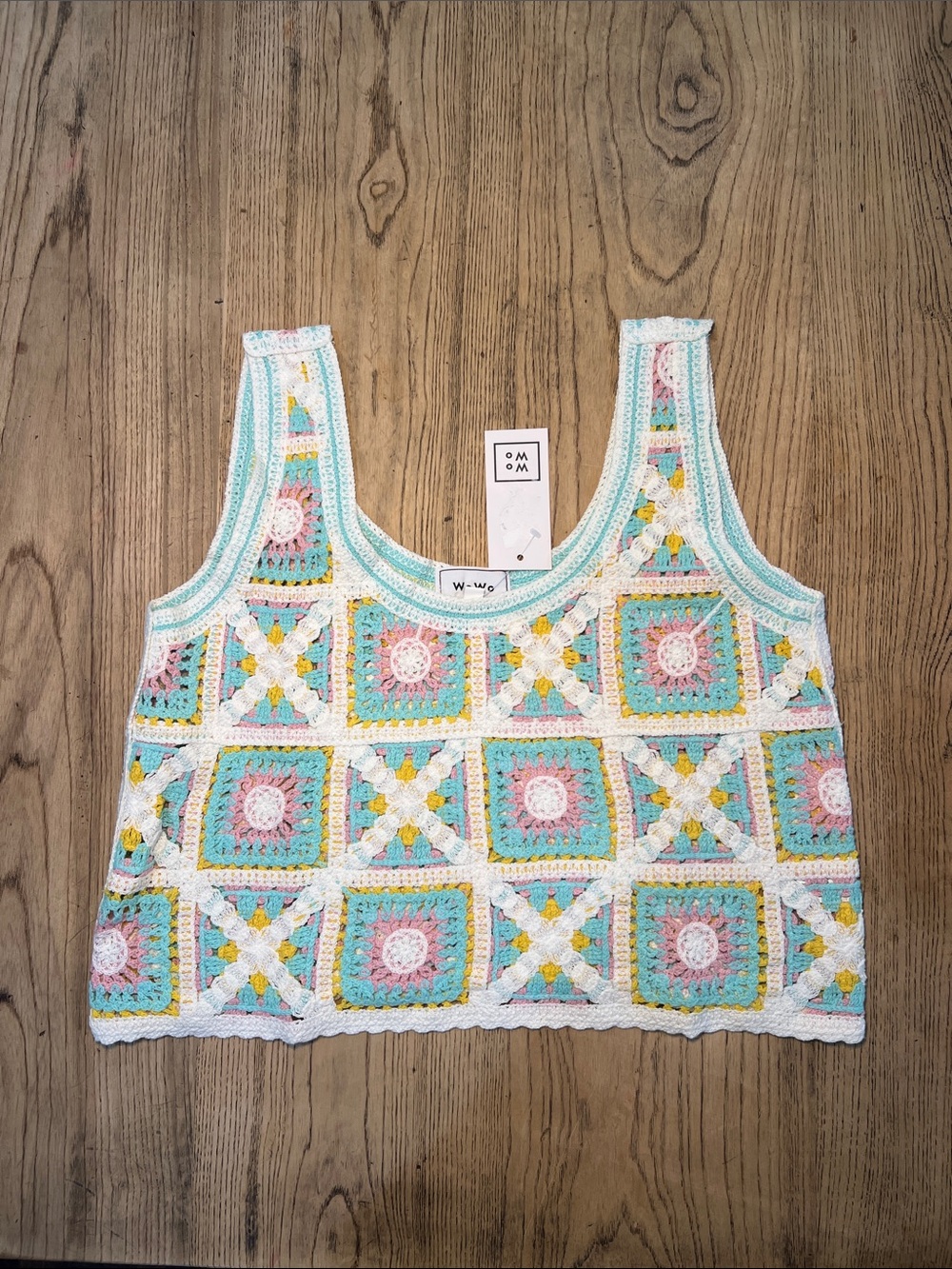 Wo Wo women’s owned company knit colorful crop pull over beautiful details small